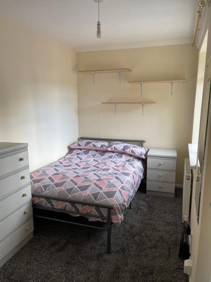 Spacious, Sleeps 17, 3 Bathrooms, Parking, Mansfield Kültér fotó