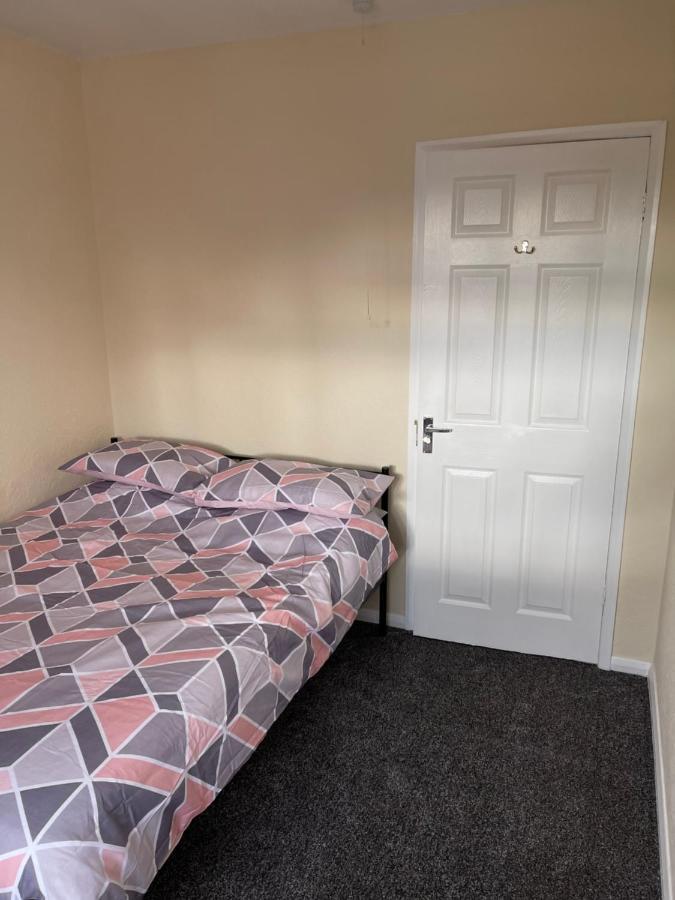 Spacious, Sleeps 17, 3 Bathrooms, Parking, Mansfield Kültér fotó