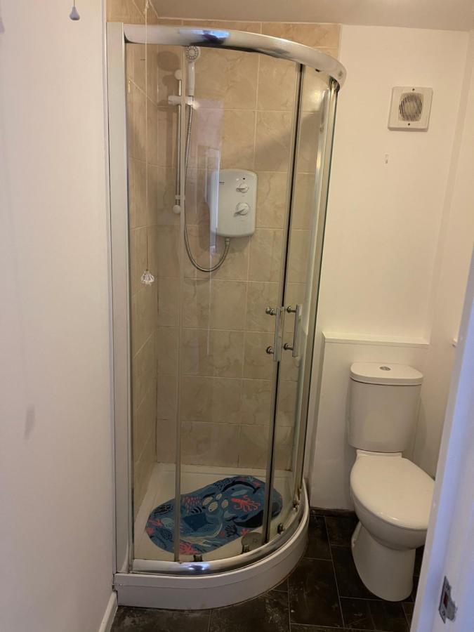 Spacious, Sleeps 17, 3 Bathrooms, Parking, Mansfield Kültér fotó