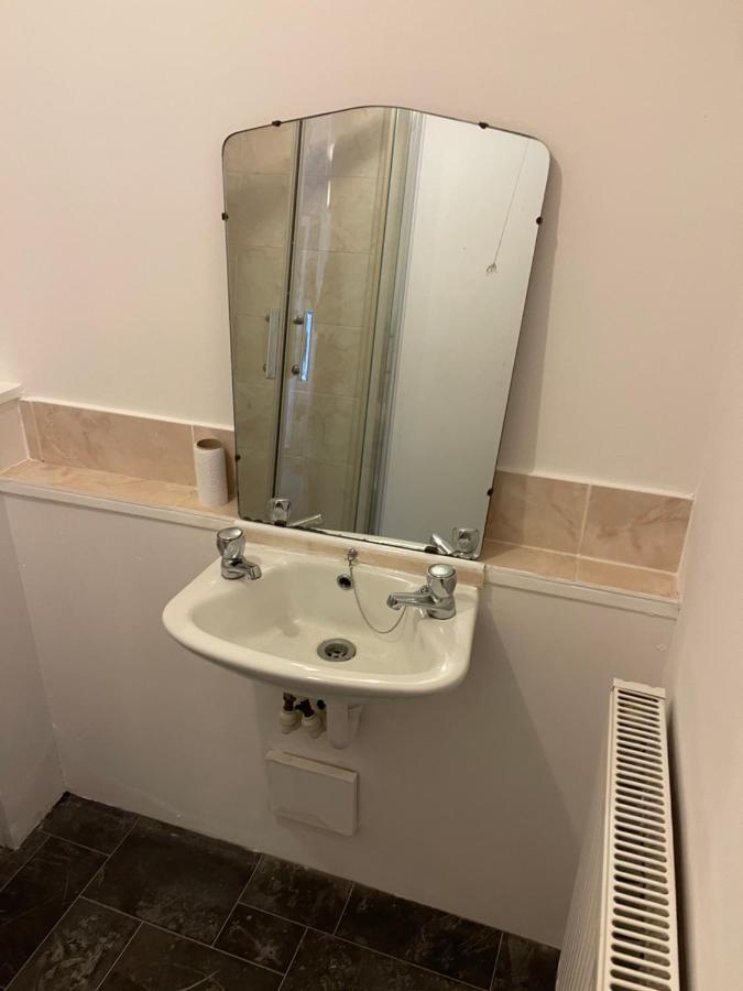 Spacious, Sleeps 17, 3 Bathrooms, Parking, Mansfield Kültér fotó