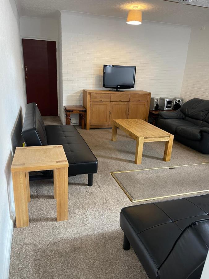 Spacious, Sleeps 17, 3 Bathrooms, Parking, Mansfield Kültér fotó
