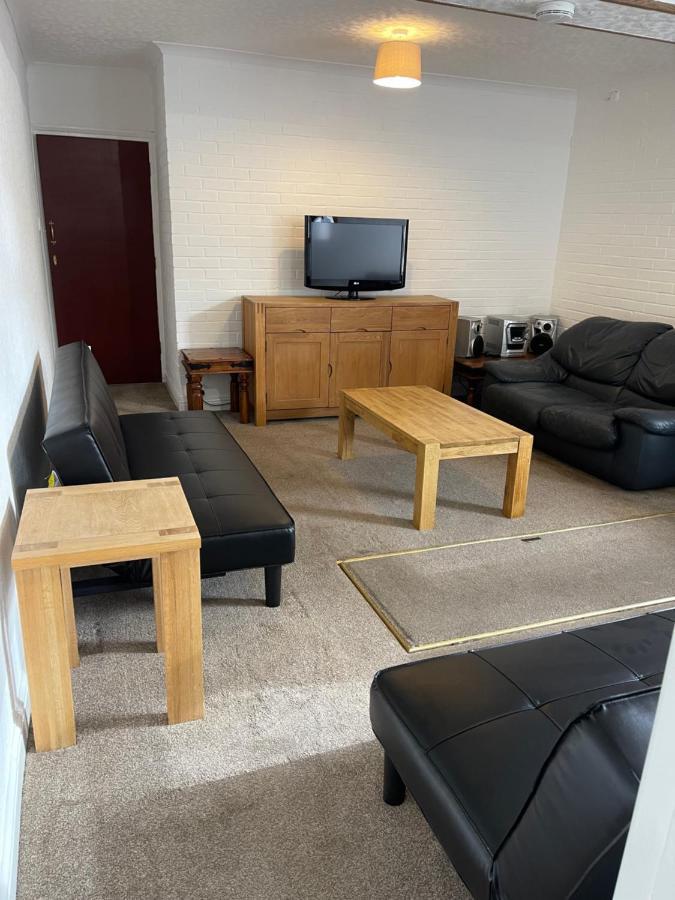 Spacious, Sleeps 17, 3 Bathrooms, Parking, Mansfield Kültér fotó