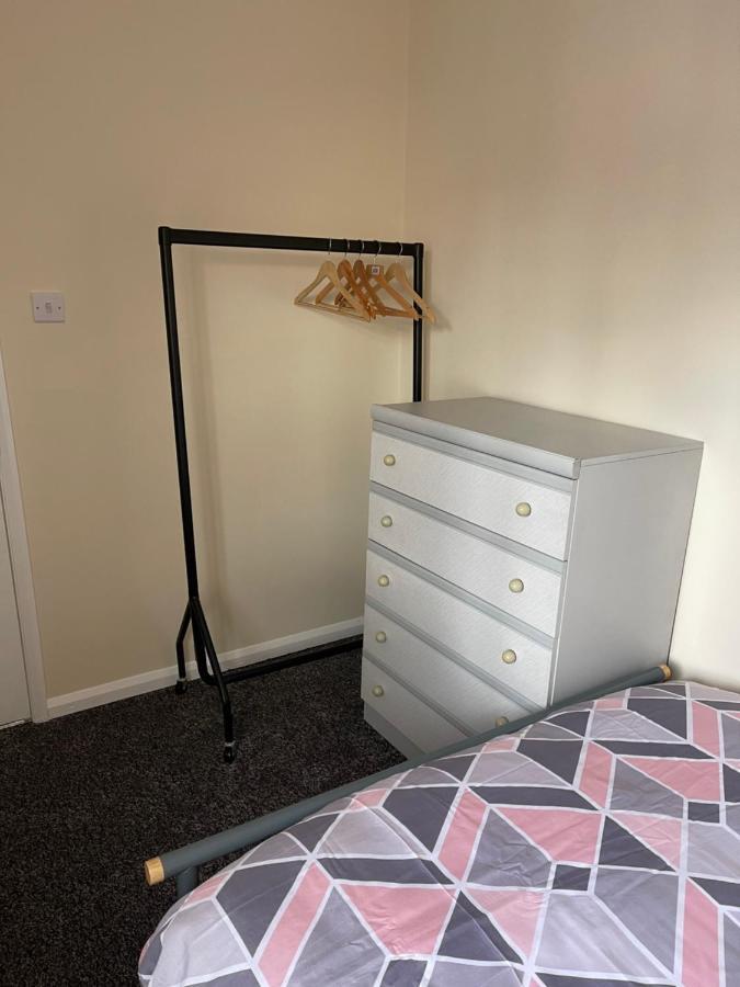 Spacious, Sleeps 17, 3 Bathrooms, Parking, Mansfield Kültér fotó