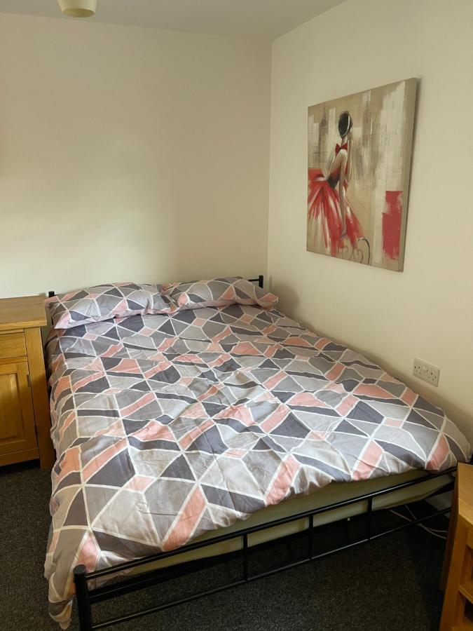 Spacious, Sleeps 17, 3 Bathrooms, Parking, Mansfield Kültér fotó