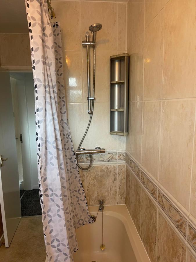 Spacious, Sleeps 17, 3 Bathrooms, Parking, Mansfield Kültér fotó