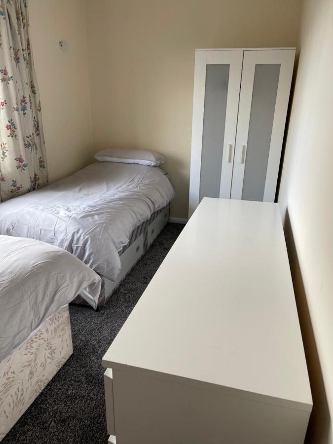 Spacious, Sleeps 17, 3 Bathrooms, Parking, Mansfield Kültér fotó