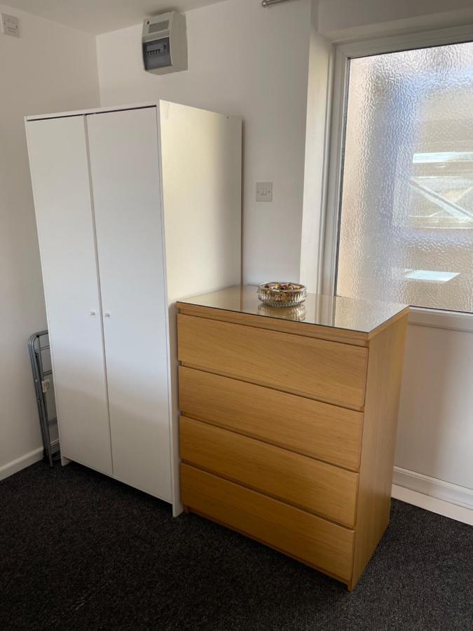 Spacious, Sleeps 17, 3 Bathrooms, Parking, Mansfield Kültér fotó