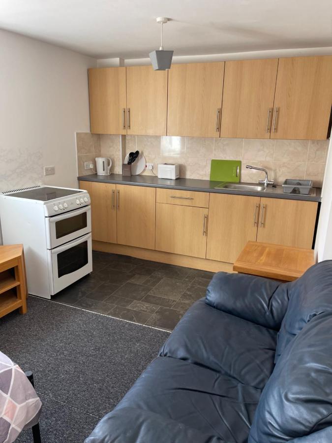 Spacious, Sleeps 17, 3 Bathrooms, Parking, Mansfield Kültér fotó